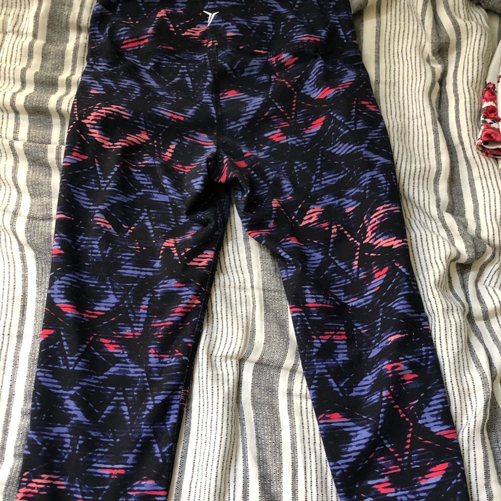 patterned cropped leggings
